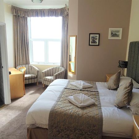 Membly Hall Hotel ฟาลมัธ ภายนอก รูปภาพ