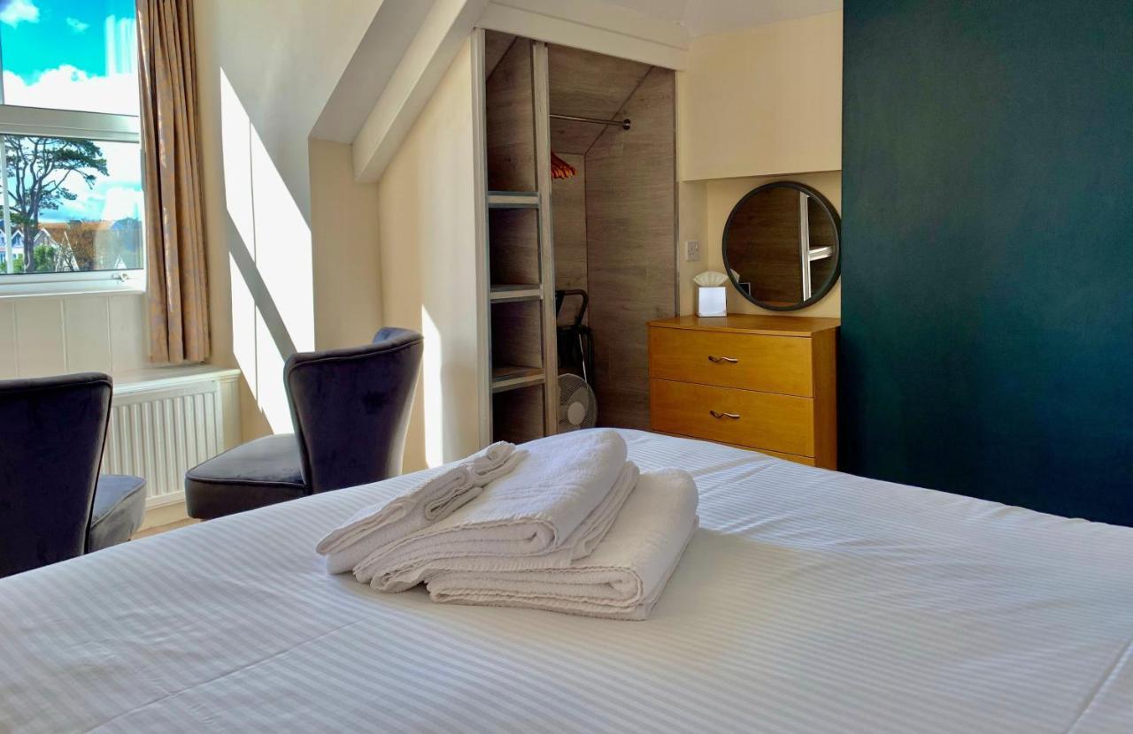 Membly Hall Hotel ฟาลมัธ ภายนอก รูปภาพ